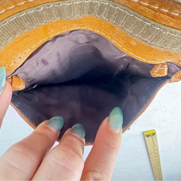 VTG Leaders in Leather Tan Leather Crossbody Bag Built in Wallet - Picture 11 of 16